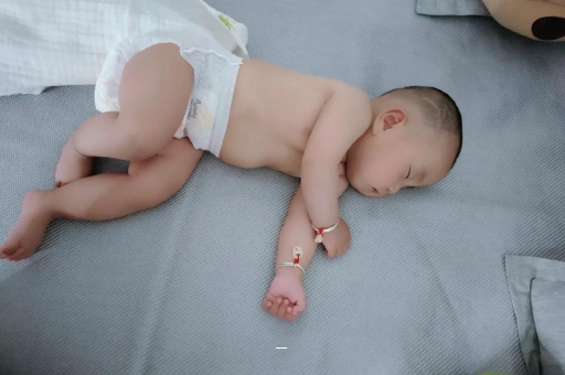 晋城宝宝先长上牙还是下牙